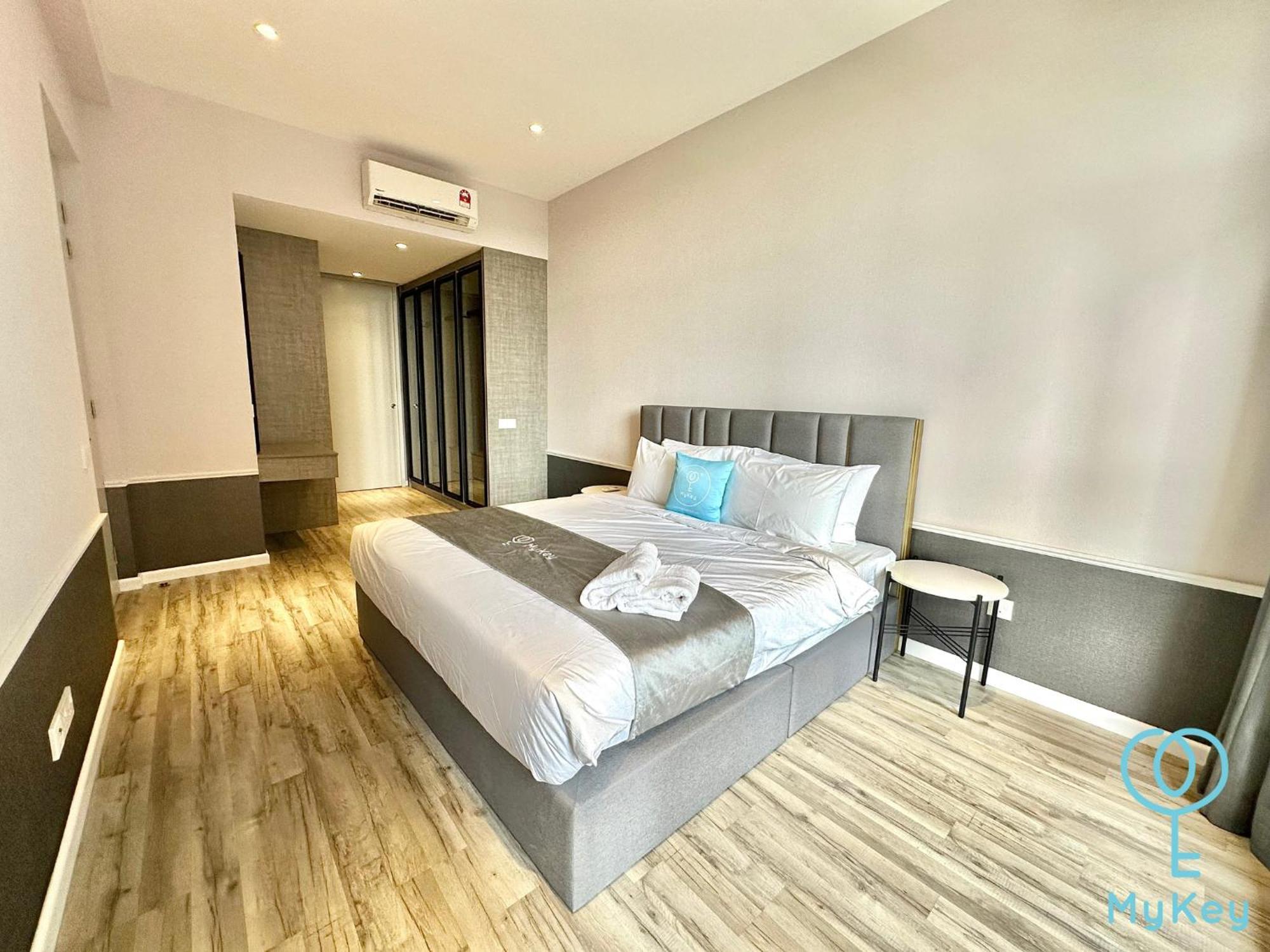 Апартаменты Millerz Square By Mykey Куала-Лумпур Экстерьер фото Deluxe Room