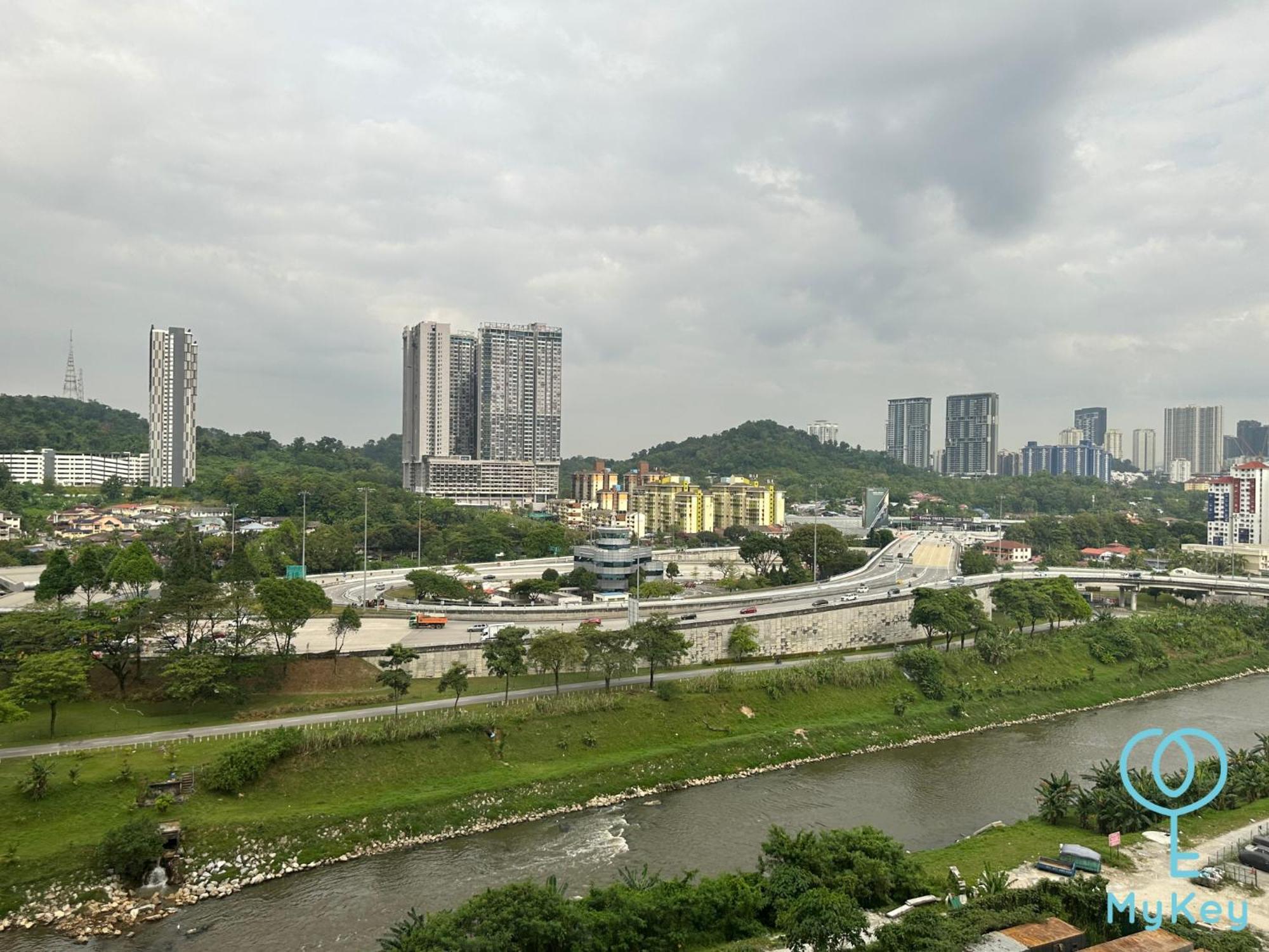 Апартаменты Millerz Square By Mykey Куала-Лумпур Экстерьер фото Seremban